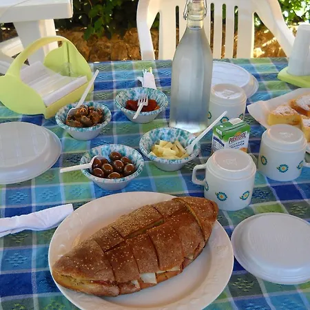 Santa Teresa Couette-café 3*